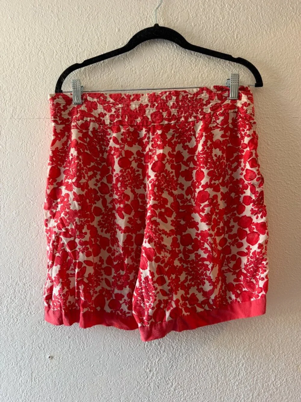 Tory Burch 100% Silk Red White Floral Print Shorts Resortwear Small